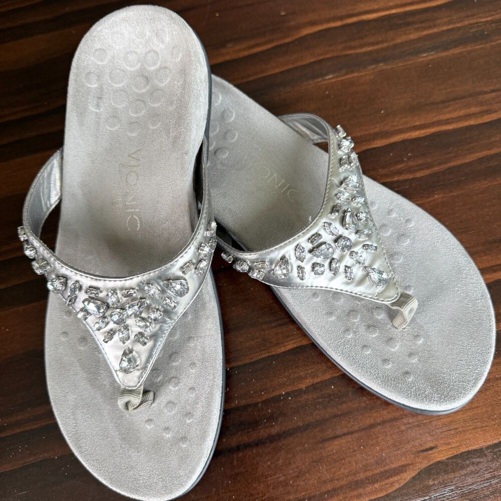 Vionic Floriana sandals Women's Pearl Beaded Metallic Silver Slip On Size 9 - Picture 2 of 9